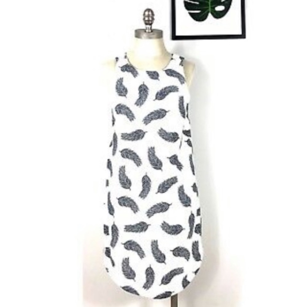 H&M  black and white leaf/feather shift dress